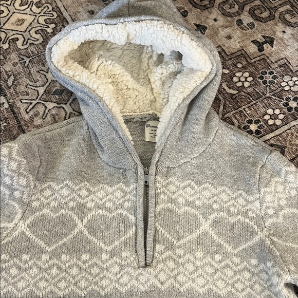NWT! Warm Gray Hooded Sweater with Heart Pattern - Picture 2 of 5